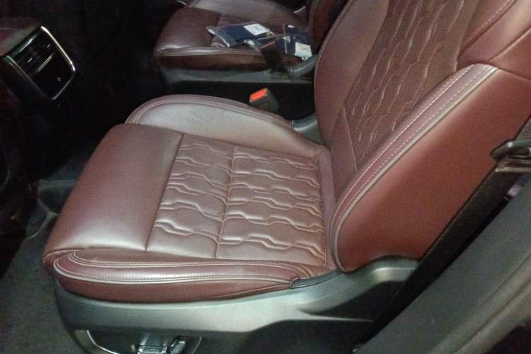 Used Lynk & Co 09 2021 2.0T Ultra Six-Seater