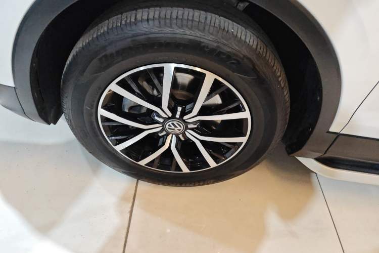 Used Volkswagen Tiguan L 2017 330TSI Automatic Two-Wheel Drive Luxury Edition