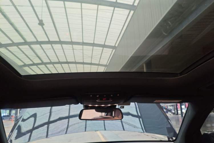 Used Mercedes-Benz GLC 2019 Facelift GLC 260 L 4MATIC Luxury Model
