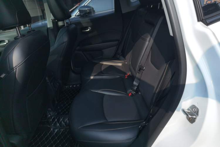 Used  Compass 2017 200T Automatic Family Edition
