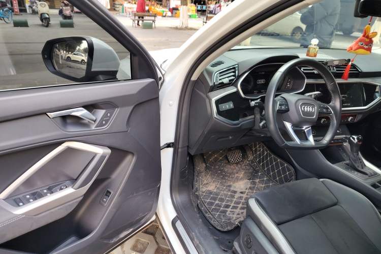 Used Audi Q3 2022 35 TFSI Fashion Dynamic Model