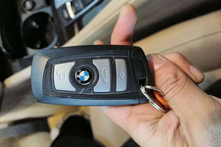 Used BMW 5 Series 2015 535Li Leading Model
