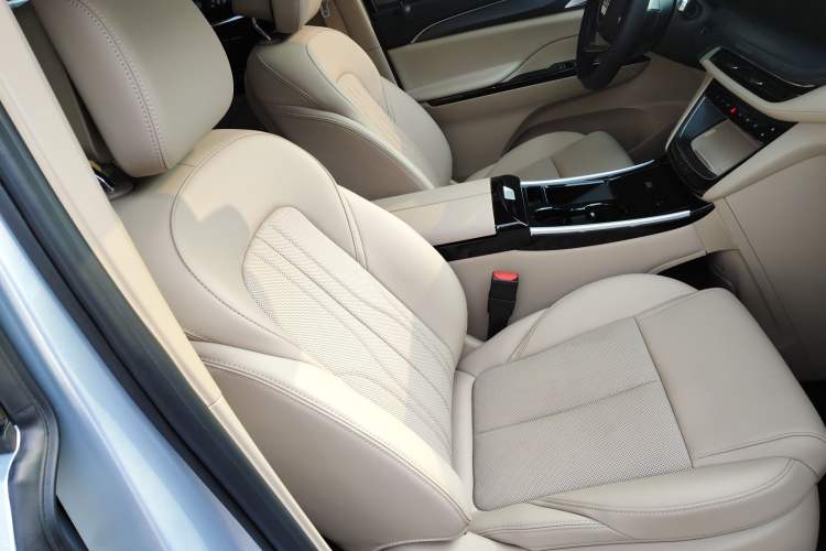 Used Buick GL8 New Energy 2025 Lu Shang Luxury Edition 7-Seater
