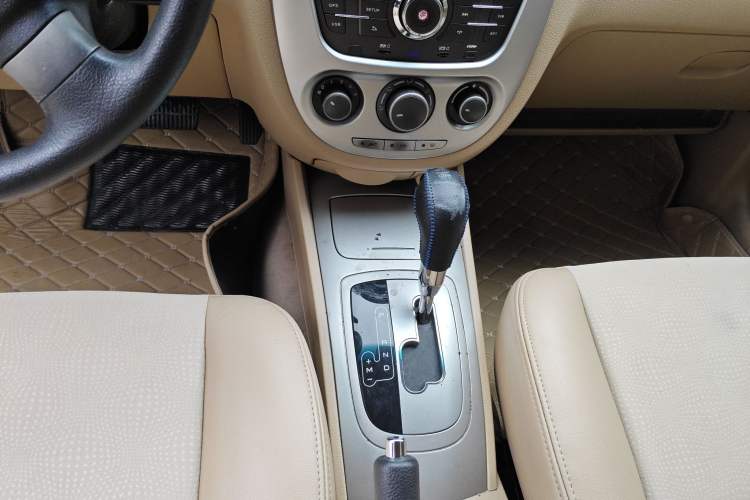 Used Buick Excelle 2013 1.5L Automatic Classic Model
