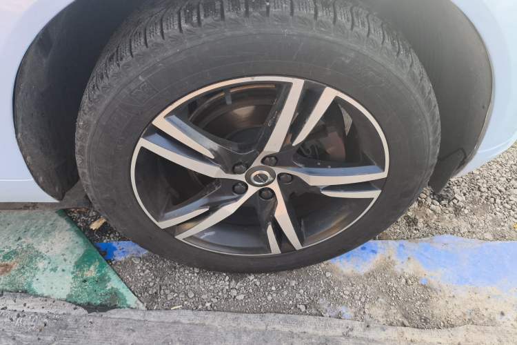 Used Volvo XC60 2019 T5 4x4 Zhiyuan Sport Edition China V Standard
