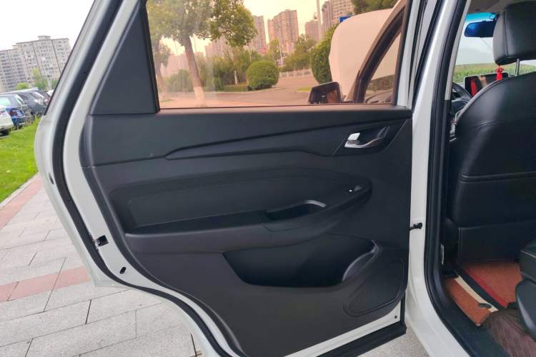 Used Wuling Hongguang S3 2018 1.5L Manual Comfort Model China V Standard
