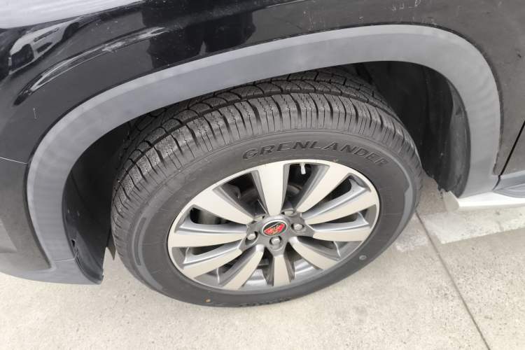 Used Roewe RX8 2019 30T Smart Connectivity Two-Wheel Drive Supreme Flagship Edition
