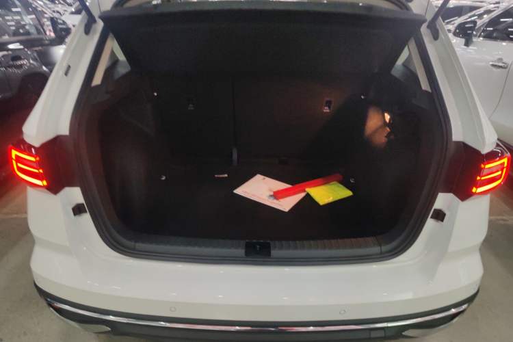 Used Volkswagen Tharu 2023 300TSI Two-Wheel-Drive Moonlight Edition
