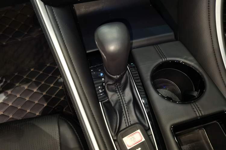 Used Toyota Avalon 2023 Dual-Engine 2.5L Luxury Edition