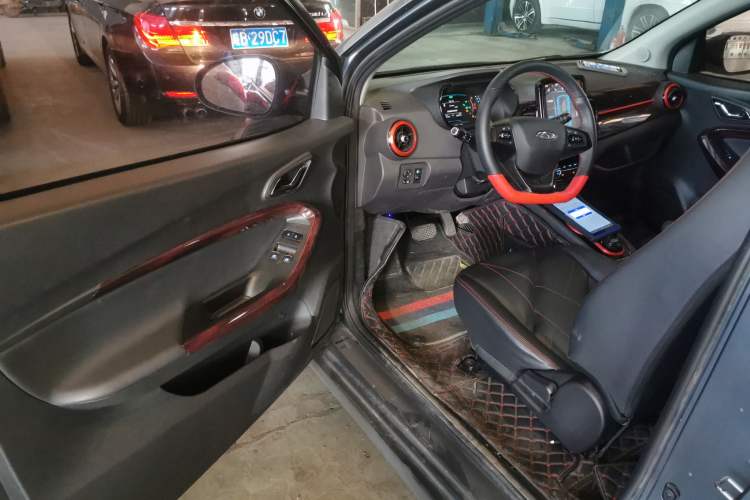 Used Chery Little Ant 2022 Sweet Pink Edition Half-Sugar Version Lithium Iron Phosphate 29.2 kWh 30 kW 301 km
