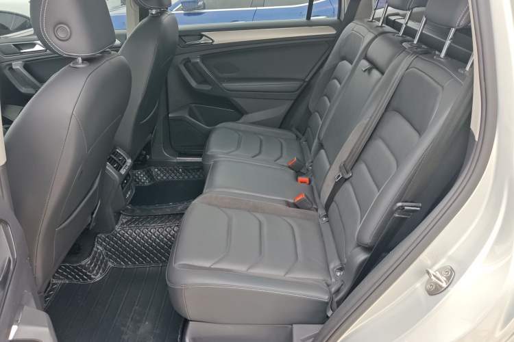 Used Volkswagen Tiguan L 2019 Revised 330TSI Automatic Two-Wheel Drive Smart & Luxury Edition China VI Standard
