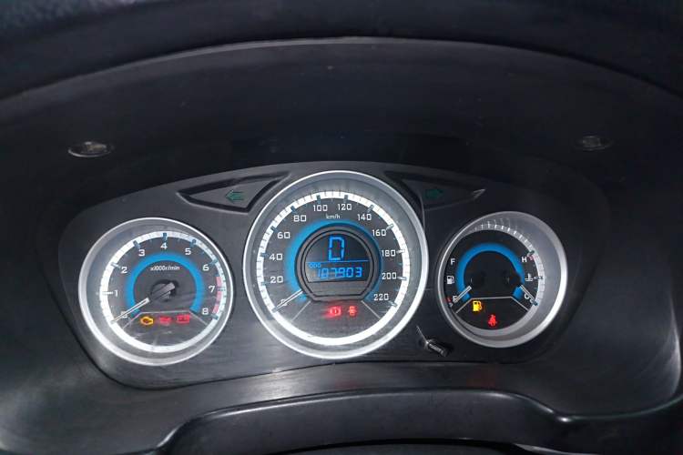 Used Soueast V3 Lingyue 2015 1.5L AMT Happiness Edition