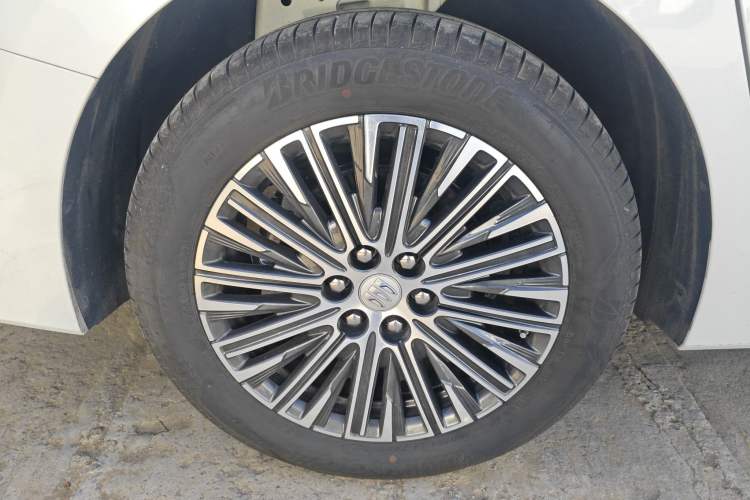 Used Buick GL8 New Energy 2024 Lu Zun Luxury Edition 7-Seater
