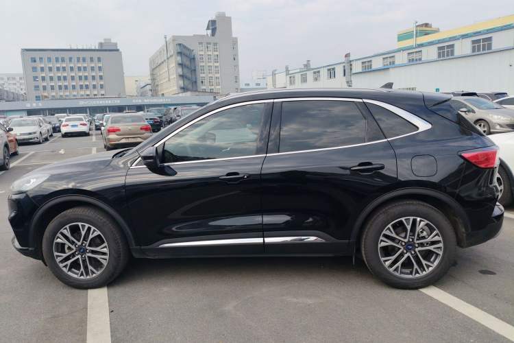 Used Ford Escape 2020 EcoBoost 245 Two-Wheel-Drive Titanium Edition
