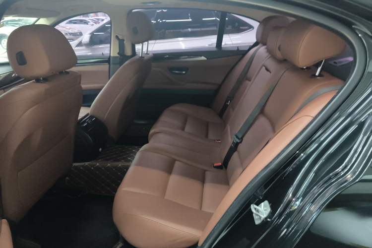 Used BMW 5 Series 2014 525Li Leading Model
