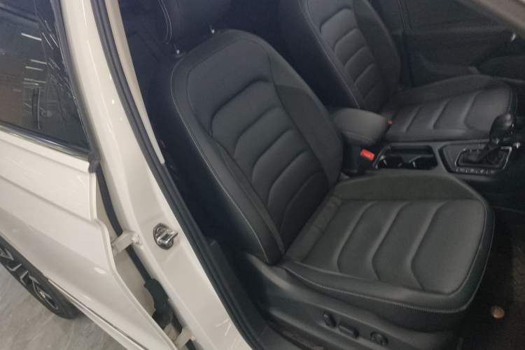 Used Volkswagen Tiguan L 2021 330TSI Automatic Two-Wheel Drive R-Line Enhanced Edition
