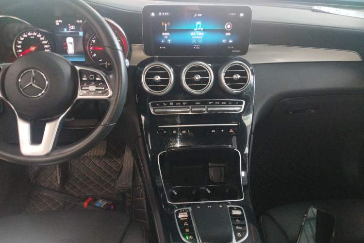 Used Mercedes-Benz GLC 2020 GLC 260 L 4MATIC Dynamic Model
