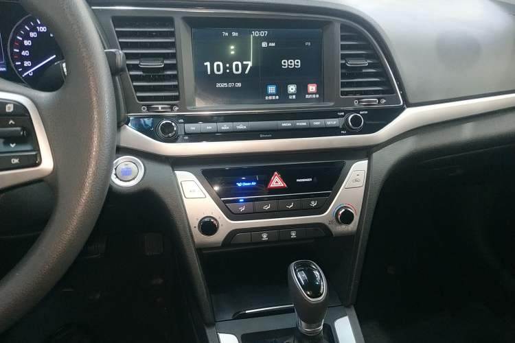 Used Hyundai Elantra 2016 1.6L Automatic ZhiXuan – Elite Version
