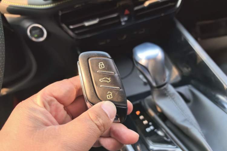 Used Roewe i5 2021 1.5L CVT Platinum Edition