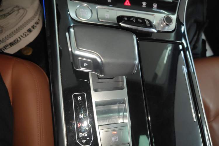 Used Audi Q7 2020 55 TFSI quattro S line sports model
