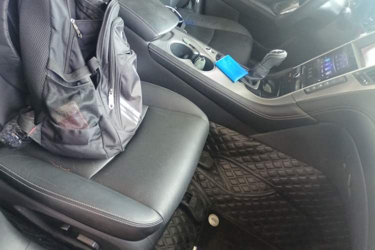 Used Infiniti Q50L 2018 2.0T Enjoyment Version China VI Standard
