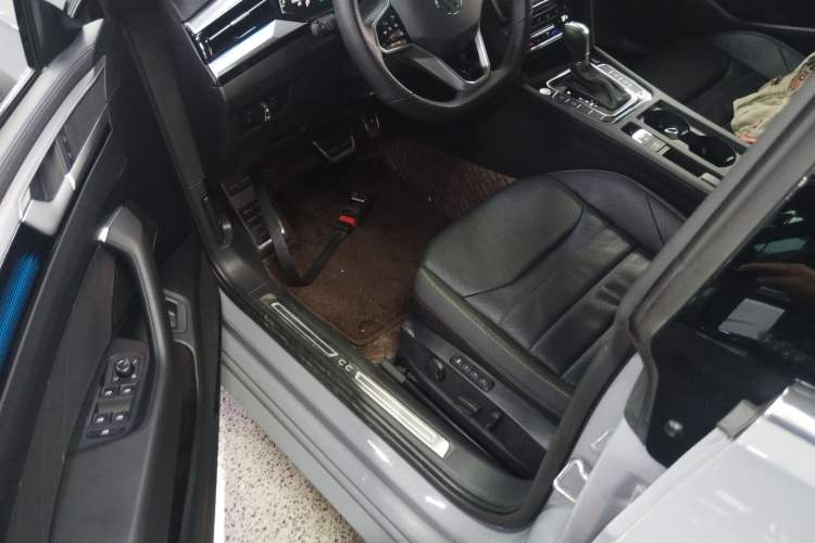 Used Volkswagen FAW-Volkswagen CC 2024 380TSI Striking Edition
