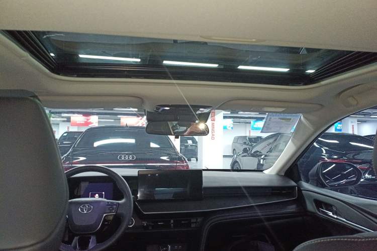 Used Toyota Camry 2026 Model Dual-Engine 2.0HSE Sport Lite Edition