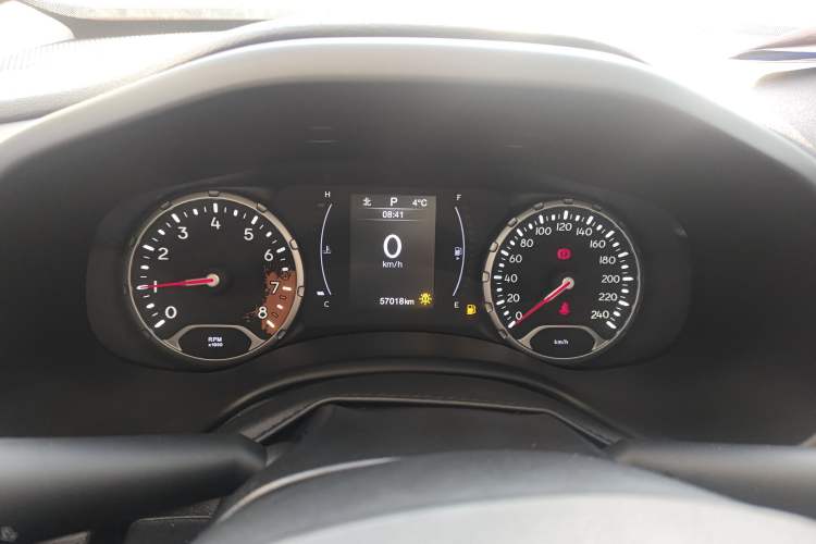 Used  Renegade 2018 Connected Large Screen Version 180T Automatic High-Energy Edition
