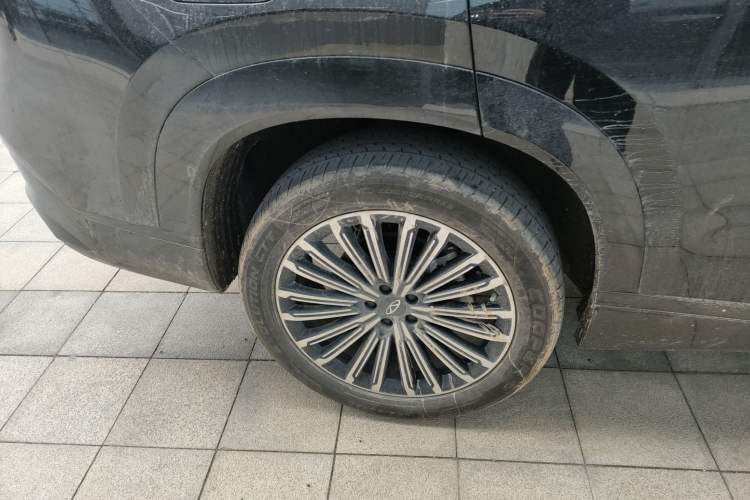 Used Chery Tiggo 9 2025 2.0T Dual-Clutch Two-Wheel Drive Luxury Edition 7 Seats
