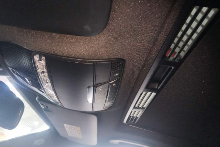 Used Mercedes-Benz C-Class 2017 Restyled C 200 Sport Edition
