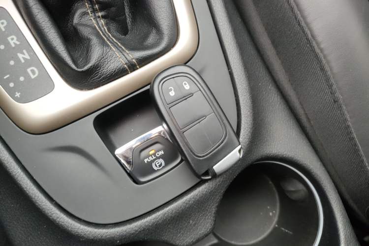 Used  Cherokee 2016 2.4L 75th Anniversary Edition
