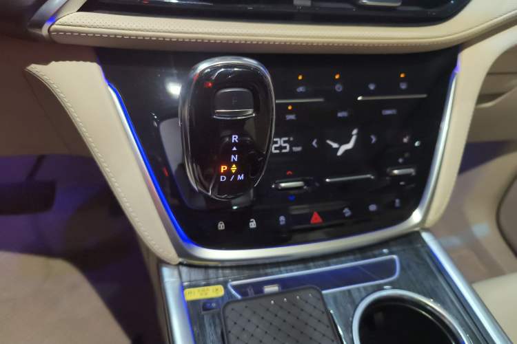 Used Buick GL8 2023 ES Lu Zun Deluxe Model
