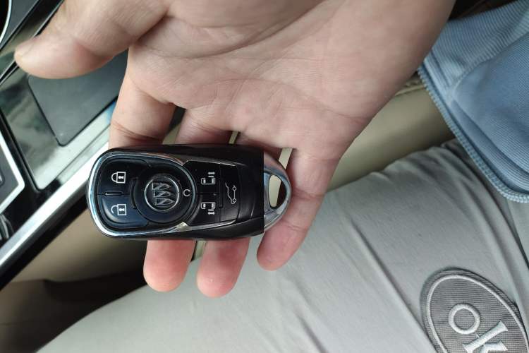 Used Buick GL8 2022 ES Landtrek 653T Flagship Model
