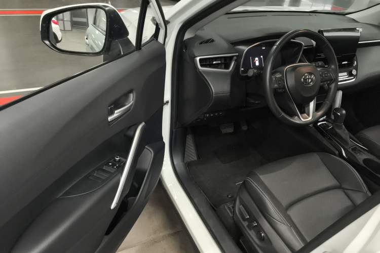 Used Toyota FRONTLANDER 2023 2.0L Smart Electric Hybrid Dual-Engine Deluxe Version