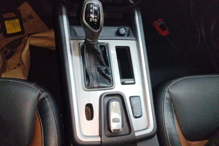 Used Geely Auto Vision X6 2016 1.3T CVT Flagship Model
