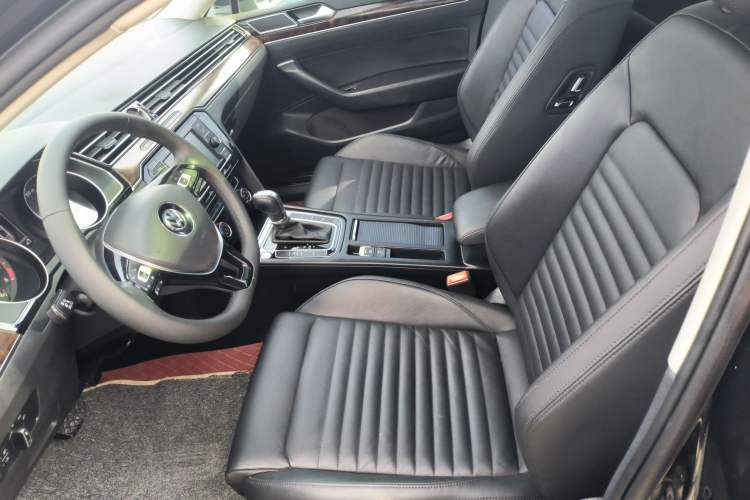 Used Volkswagen Magotan 2019 330TSI DSG Leading Model China VI Standard
