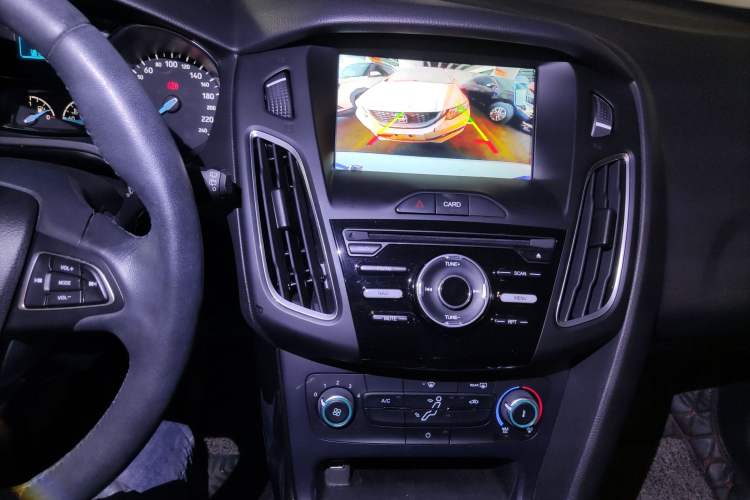 Used Ford Focus 2018 Hatchback Classic 1.6L Automatic Trendy SmartDrive Edition
