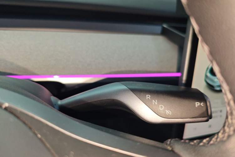 Used Tesla Model Y 2023 Long-Range All-Wheel-Drive Version