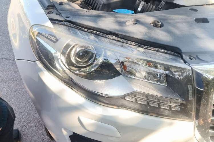 Used Haval H8 2015 2.0T Two-Wheel Drive Luxury Edition