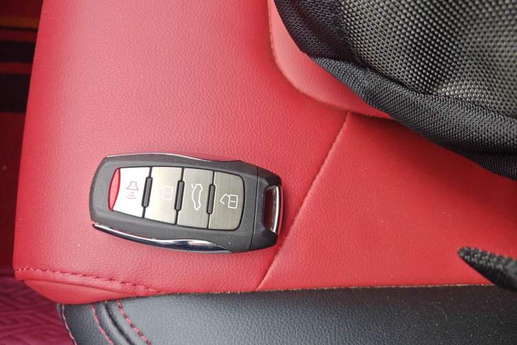 Used Haval H2s 2017 Red-Label 1.5T Manual Elite Model
