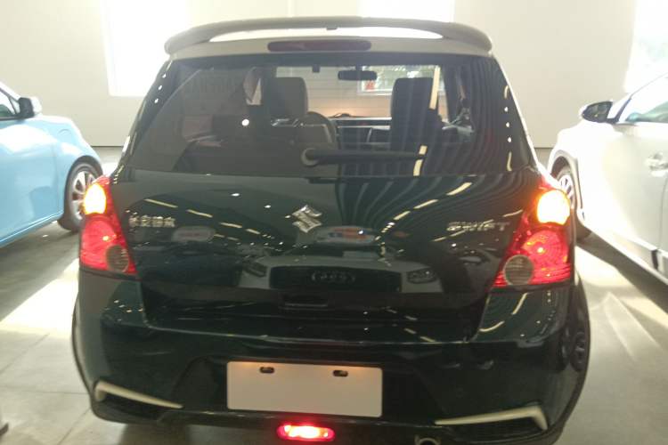 Used Suzuki Swift 2016 1.5L Automatic Fashionable Coolplay Edition
