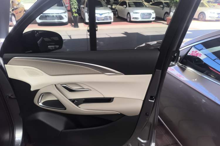 Used BYD Song Pro New Energy 2024 HONOR Edition DM-i 71KM Leading Model
