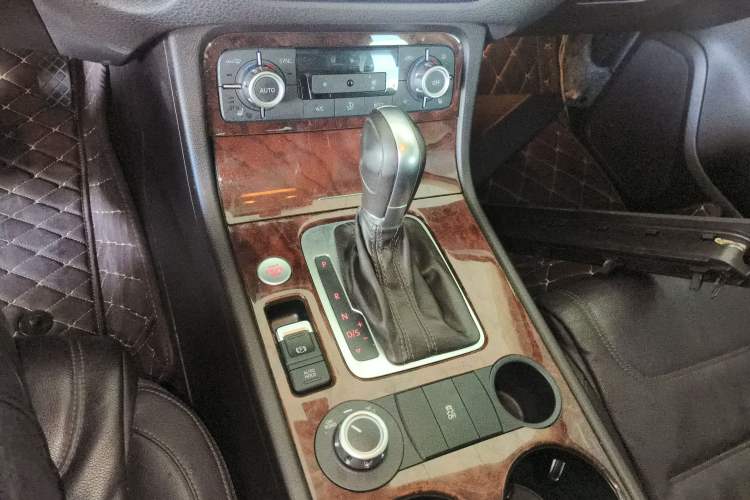 Used Volkswagen Touareg 2011 3.0 TSI Standard Version