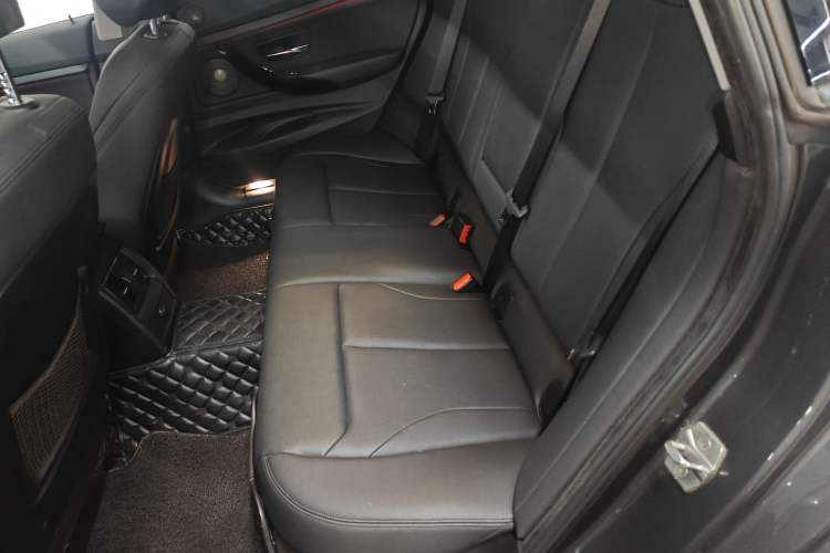 Used BMW 3 Series GT 2018 320i Sport Edition
