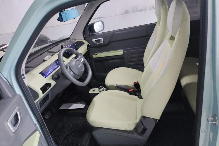 Used Geely Galaxy Panda 2023 Panda Mini 200km Endurance Bear
