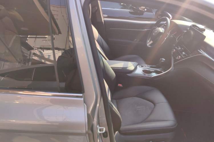 Used Toyota Camry 2021 2.0S FENGSHANG Edition
