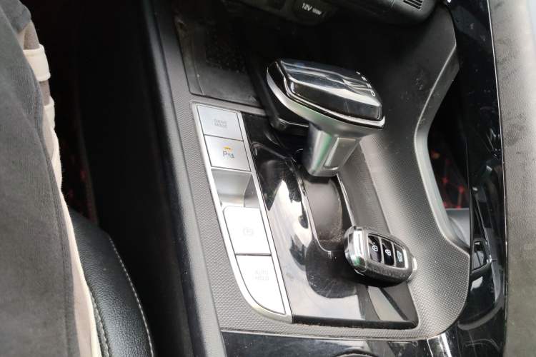 Used Hyundai Elantra 2023 1.5L CVT LUX Prestige Edition
