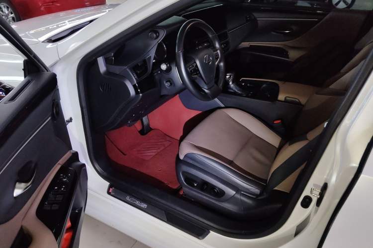 Used Lexus ES 2022 300h Excellence Edition