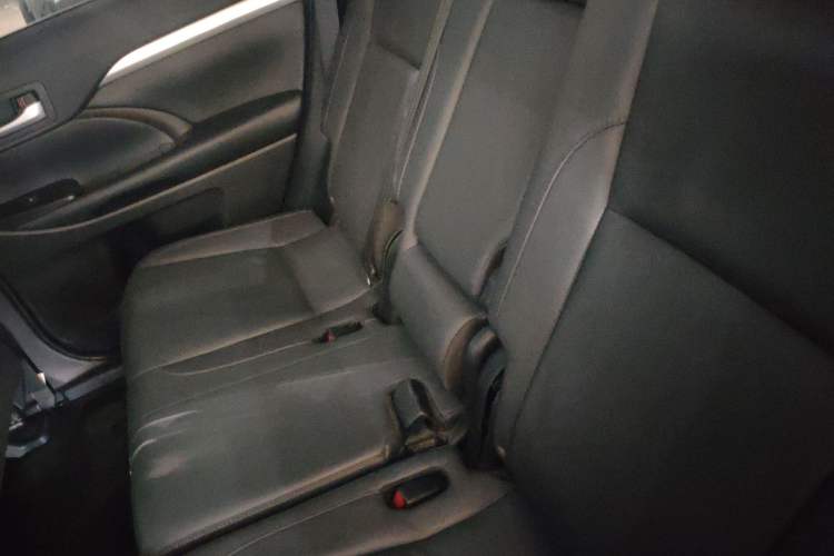 Used Toyota Highlander 2018 2.0T Four-Wheel Drive Prestige Version 7 Seats China VI Standard
