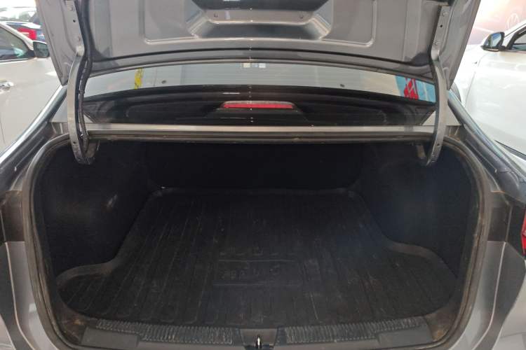 Used Roewe i5 2023 1.5L Manual Comfort Edition
